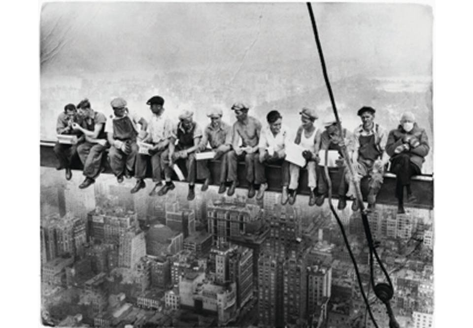 ny bilde Lunch atop a Skyscraper Bernie Sanders